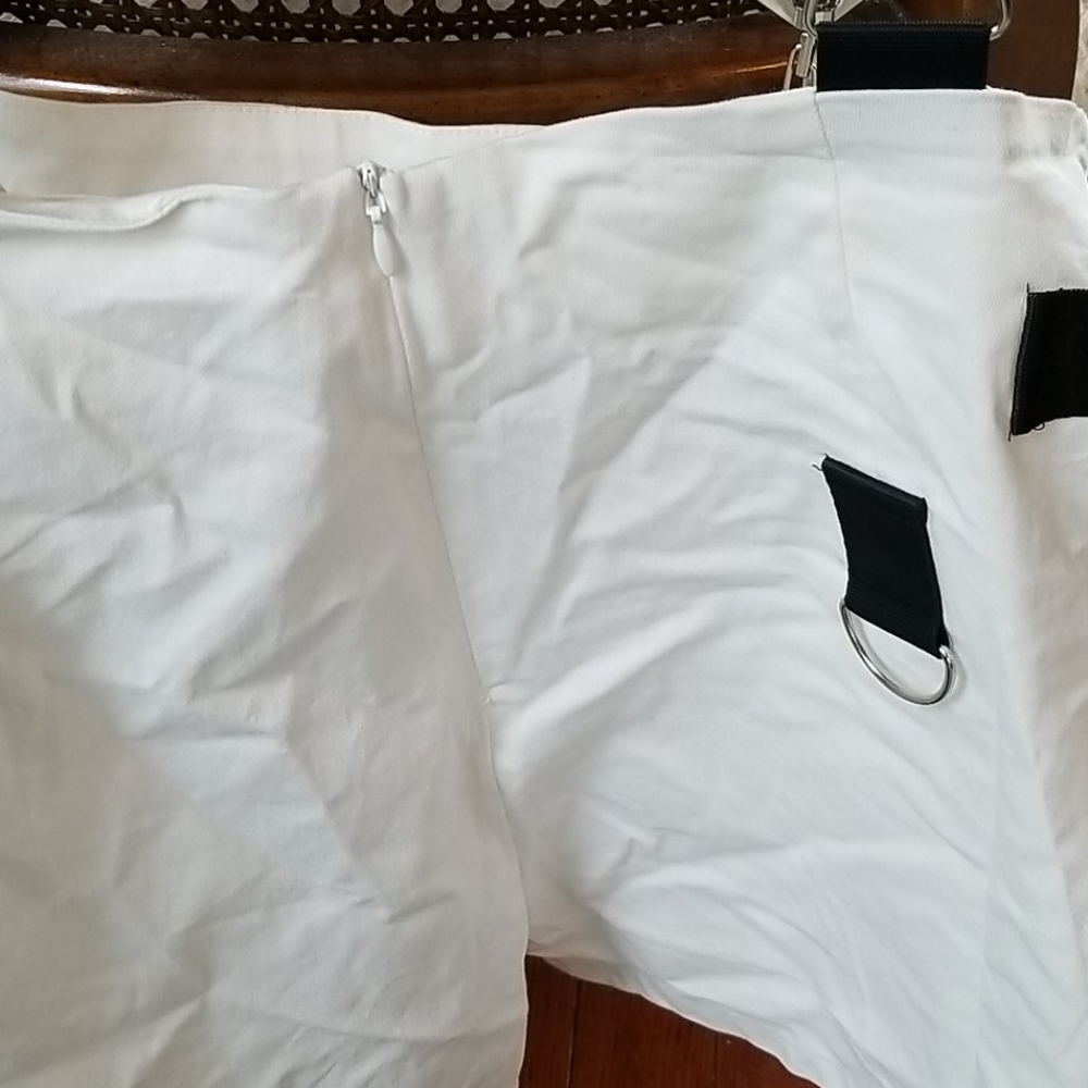 Shorts - Picture 6 of 7